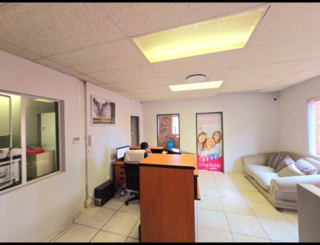 273M² WAREHOUSE FOR SALE IN KYA SANDS